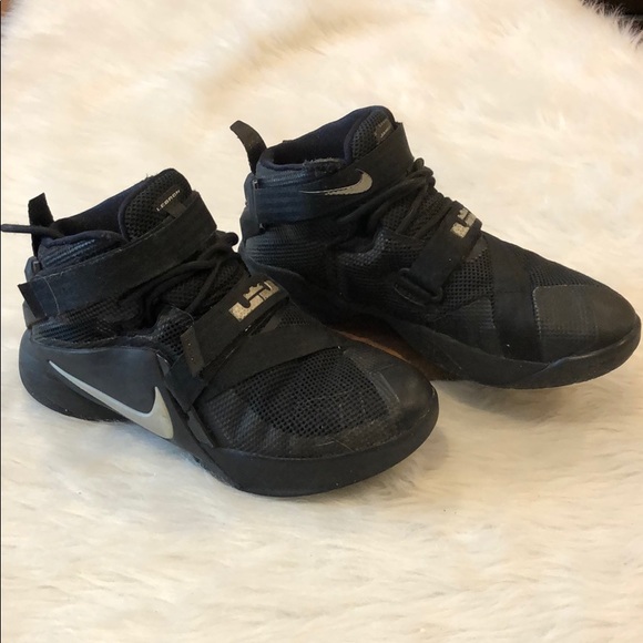 Nike Lebron Soldier 9 - size 5 - Picture 7 of 7
